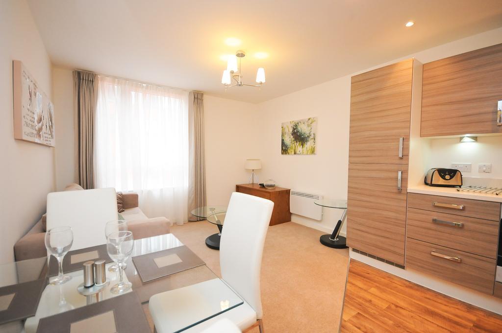Town Or Country - Empress Heights Apartment Southampton Room photo